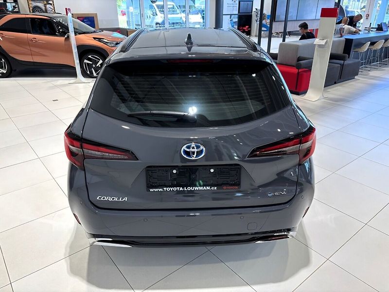 Toyota Corolla 1,8   TS Comfort Tech HEV - fotka 6 z 10