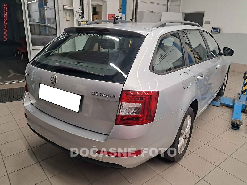 Škoda Octavia (2014) 2.0tdi - fotka 2 z 3