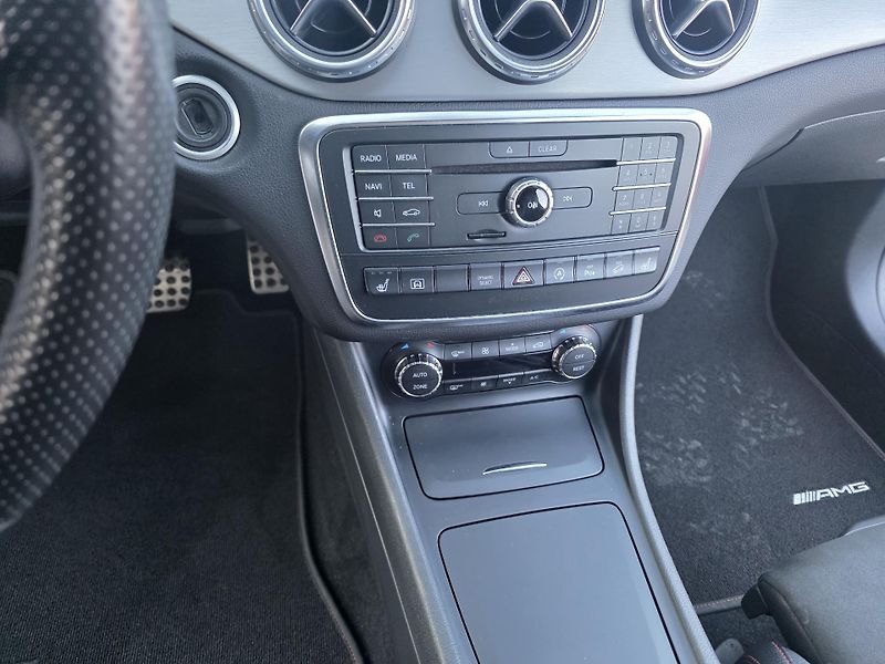 Mercedes-Benz GLA 220CDI 4-MATIC AMG-Paket  - fotka 19 z 24