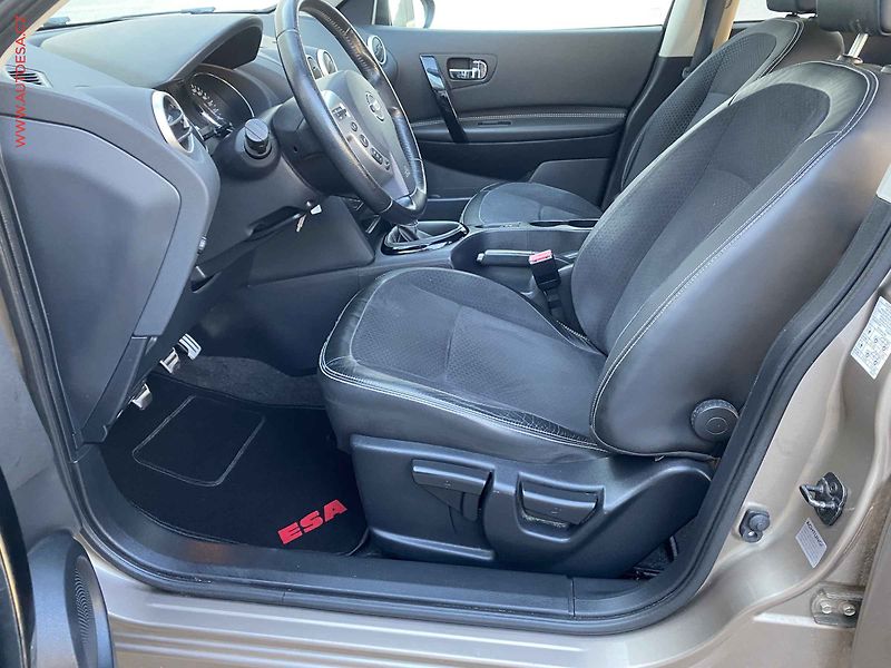 Nissan Qashqai (2013) 1.6 16V, I-Way, panor - fotka 9 z 17