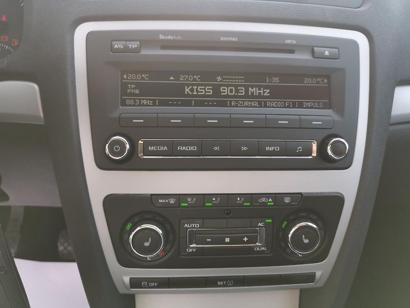 Škoda Octavia 2,0TDI 103 kW  CR ELEGANCE - fotka 35 z 49