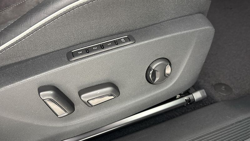 Škoda Enyaq 82 kWh AUT 80 Sportline - fotka 22 z 36