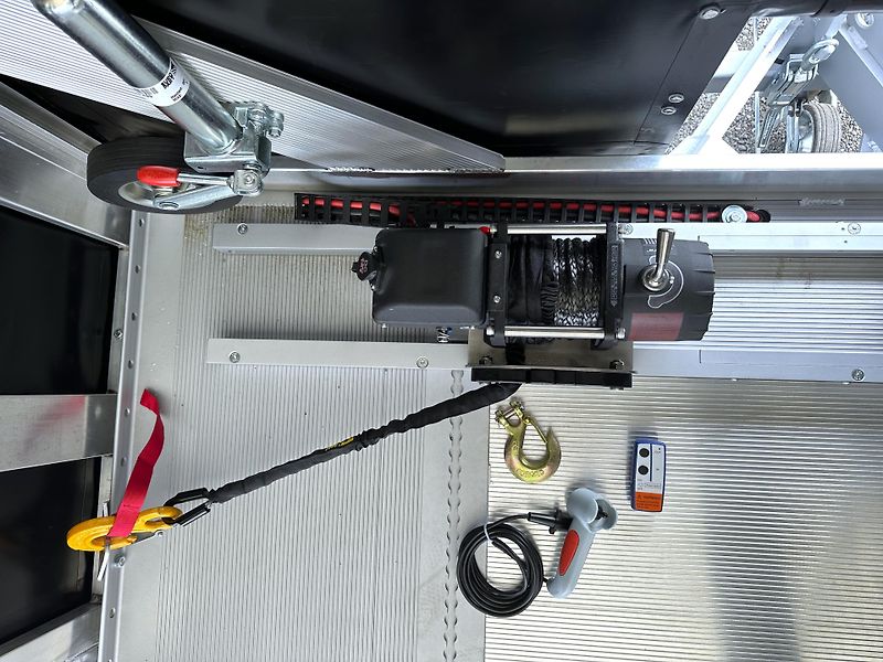 Z-Trailer (2026) AT 3.35-22/53 SWX, 530x220x182 - fotka 47 z 52
