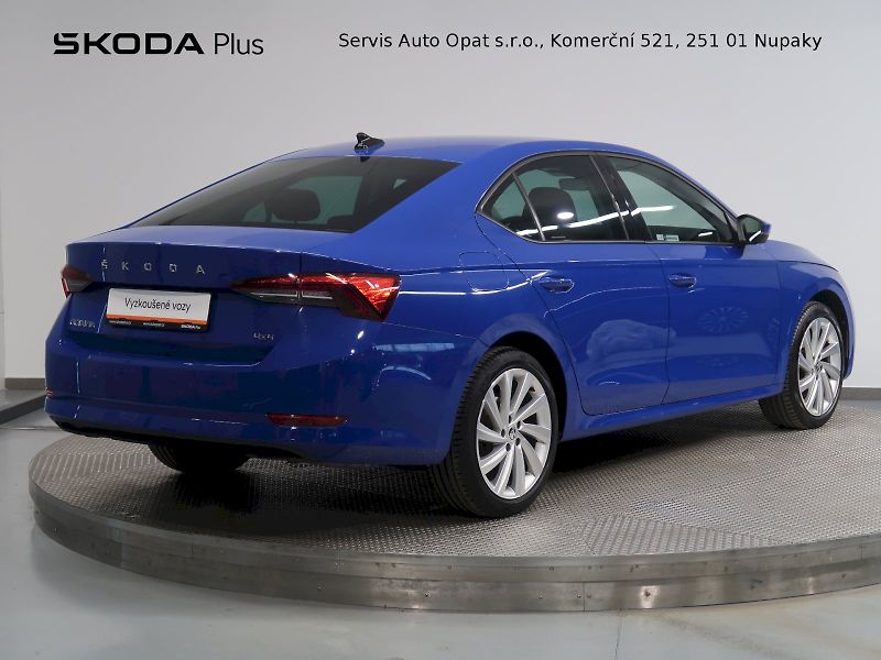 Škoda Octavia (2021) AMBITION 2.0TSI 140KW 4x4 DSG - fotka 2 z 34