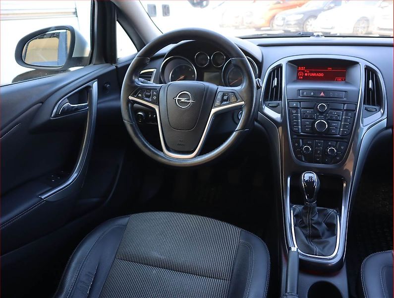 Opel Astra (2013) 1.7 CDTI, Serv.kniha, nová STK - fotka 7 z 16