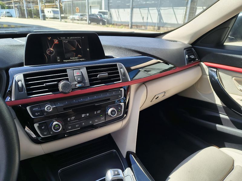 BMW Řada 3 (2017) 320i GT - fotka 11 z 12