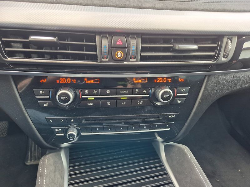 BMW X6 (2015) 3.0xD-Velky servis,M-paket,DPH - fotka 23 z 25