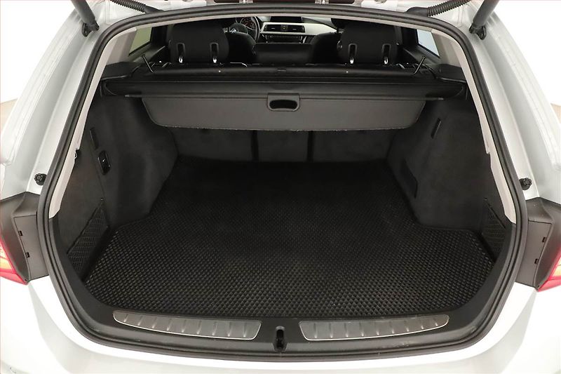 BMW Řada 3 (2017) 318 d, Automat, Tempomat - fotka 19 z 20