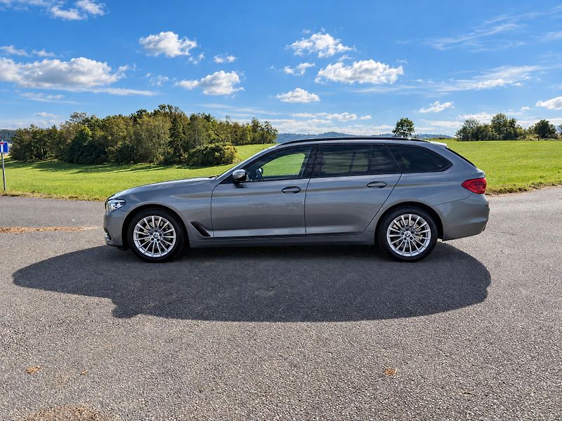 BMW Řada 5 3,0 3.0 530d Park. Kamera DPH - fotka 4 z 29