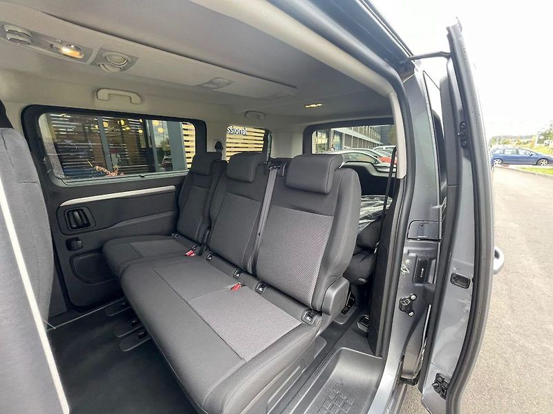 Toyota ProAce Verso 2.0D A/T Business 8 Comfort - fotka 16 z 28