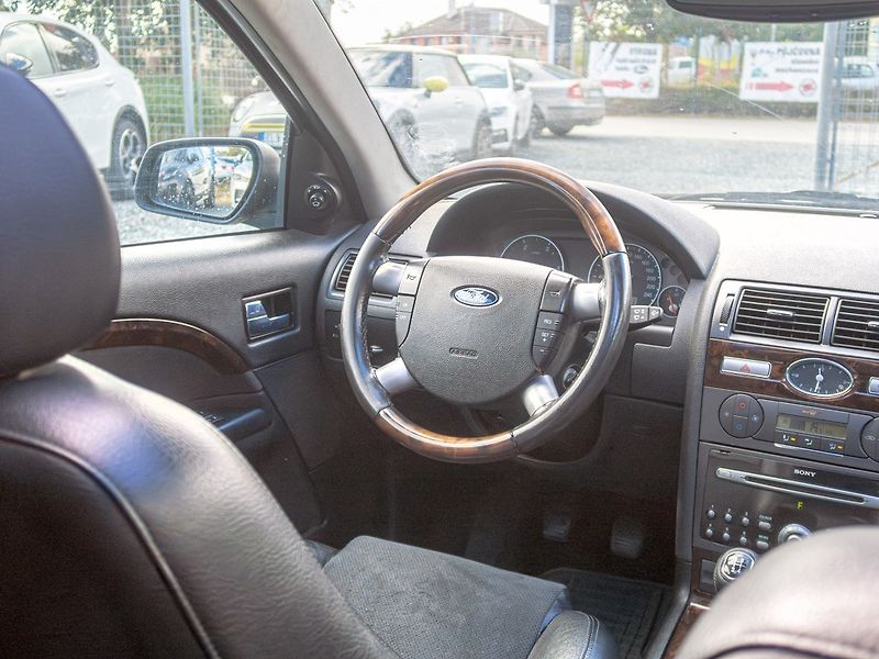 Ford Mondeo (2005) 2.2D 114KW – TITANIUM PLUS - fotka 13 z 47