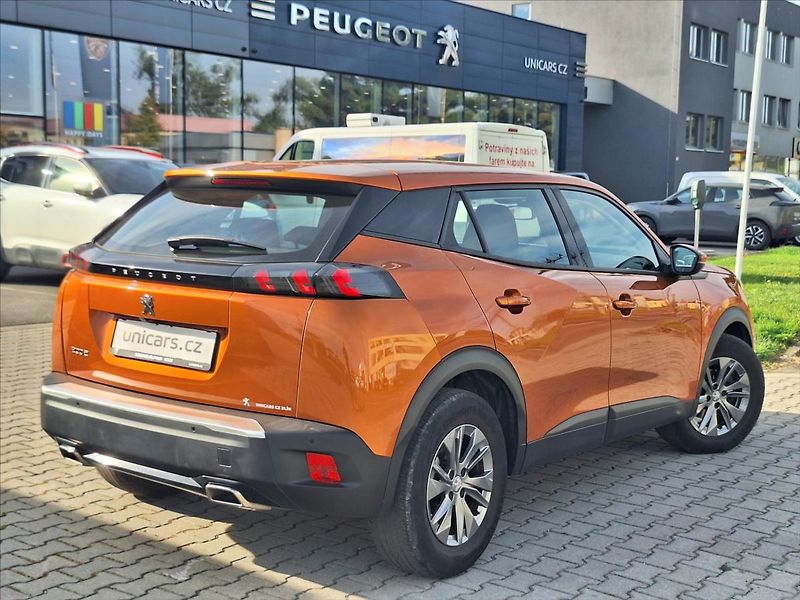 Peugeot 2008 1,2 PureTech  Active ČR 1maj - fotka 7 z 13
