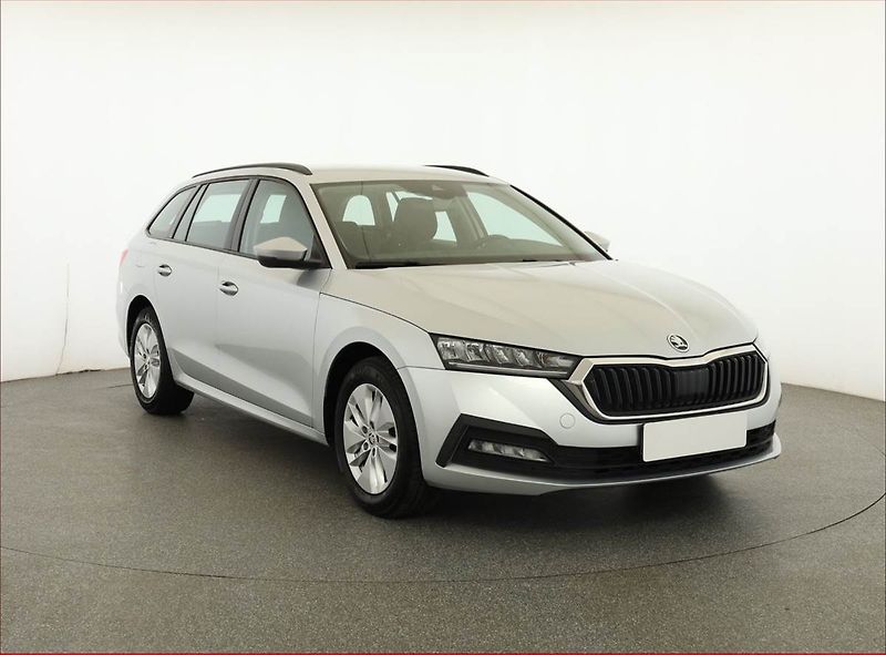 Škoda Octavia (2023) Ambition 2.0 TDI, ČR,1.maj - fotografie inzerátu