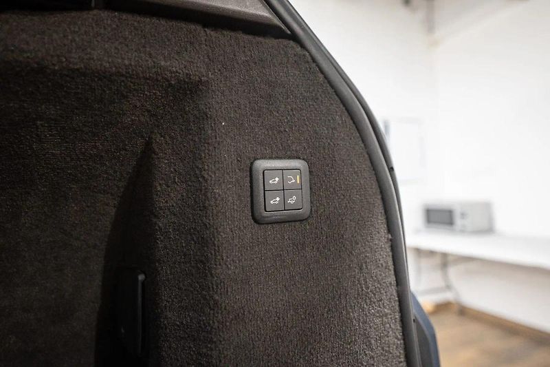 Land Rover Range Rover Sport SDV6 3.0 183 kW - fotka 35 z 49