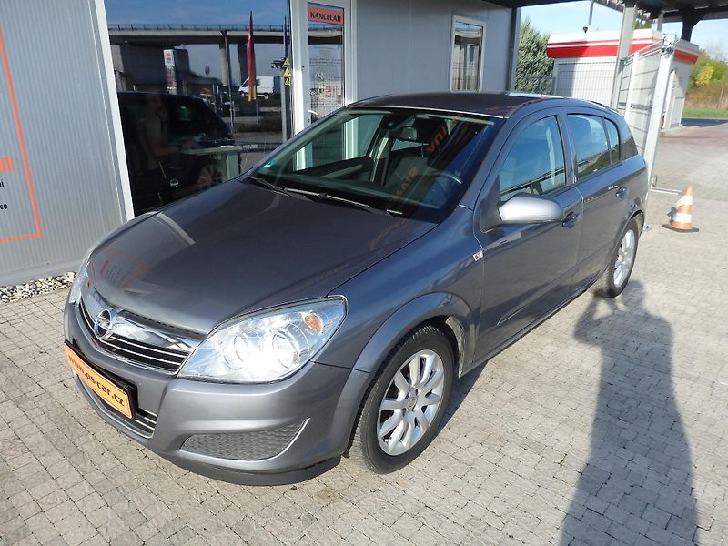 Opel Astra 1.4i 66 kW AUTOMAT, ZÁVĚS - fotka 2 z 15