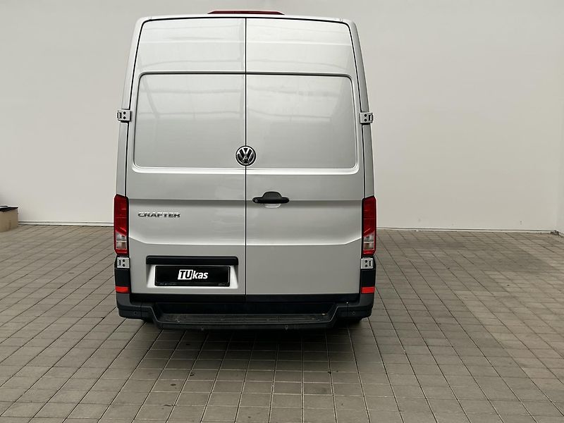 Volkswagen Crafter 2.0 TDI L2H2 - fotka 4 z 29