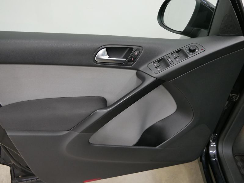 Volkswagen Tiguan - fotka 12 z 25
