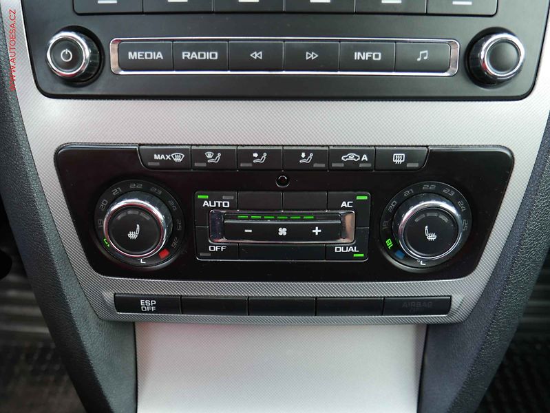 Škoda Octavia (2009) 1.4 TSI, ČR, AC, park.čidla - fotka 13 z 13