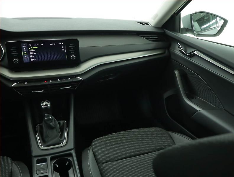 Škoda Octavia (2022) Ambition 2.0 TDI, ČR,1.maj - fotka 8 z 15