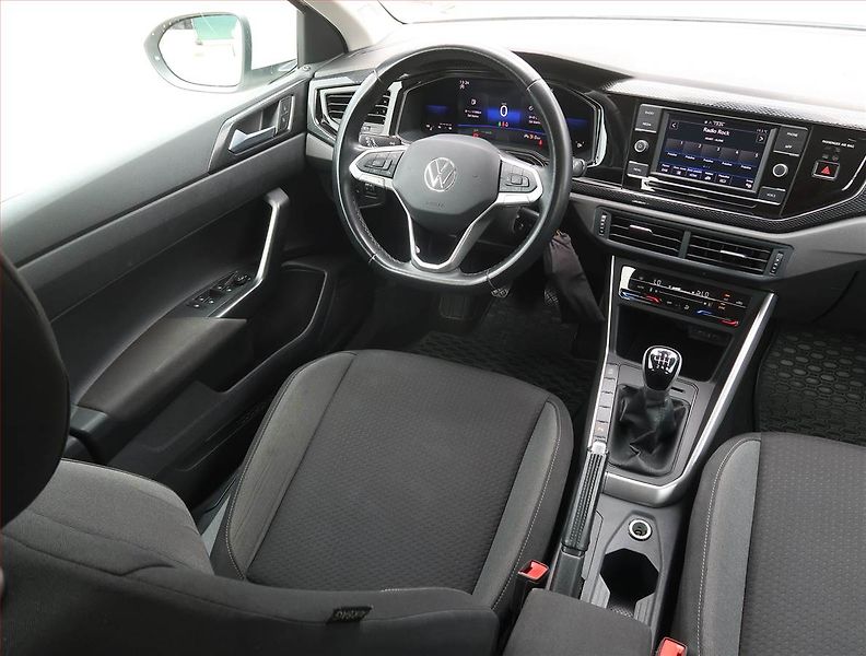 Volkswagen Taigo (2022) Life 1.0 TSI, Serv.kniha - fotka 7 z 17