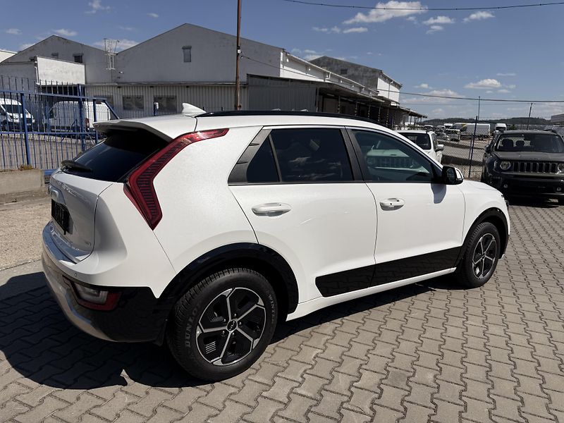 Kia Niro (2023) 1.6 GDI,HEV,REZERVOVÁNO - fotka 17 z 43
