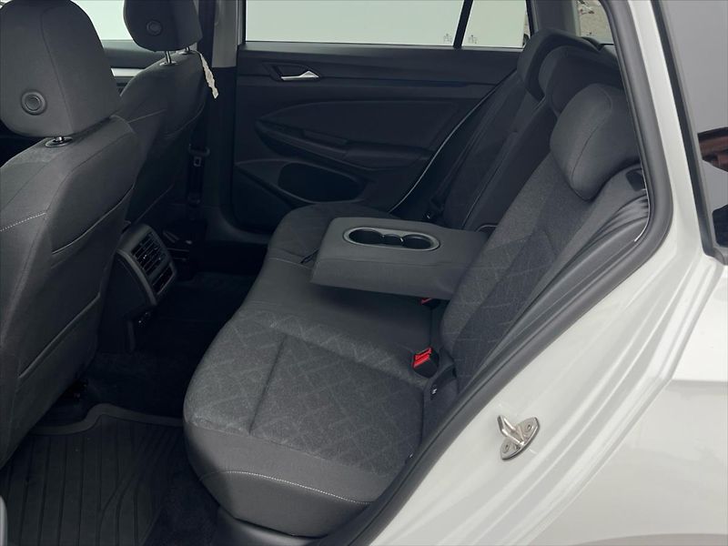 Volkswagen Golf Variant 1,5 eTSi 110kW 7DSG LIFE  8 - fotka 13 z 24