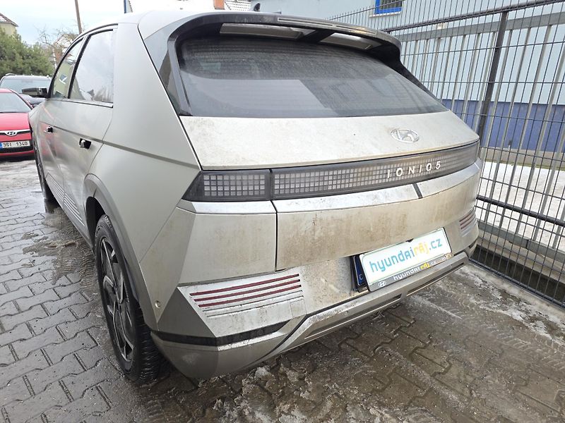 Hyundai Ioniq 5 V ZÁRUCE-100%SOH-77KWh - fotka 5 z 12