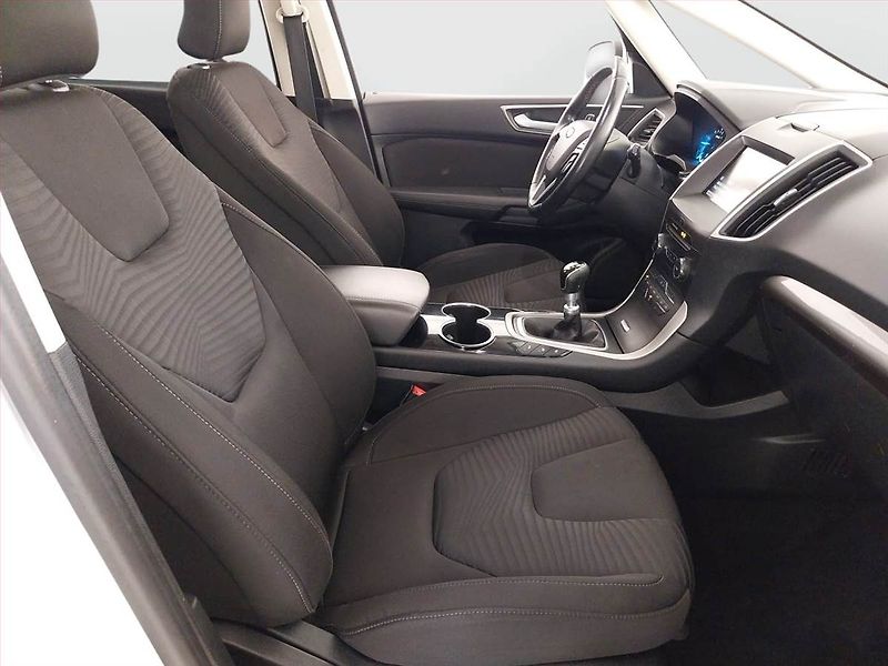 Ford S-MAX (2016) 2.0 TDCi, Serv.kniha, Tempomat - fotka 9 z 19
