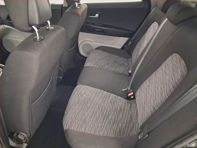 Kia Ceed (2009) 1.4 CVVT, po STK, v provozu - fotka 10 z 17
