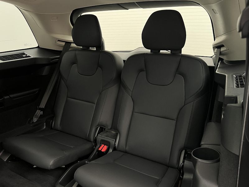 Volvo XC90 B5 AWD BRIGHT PLUS 7 MÍST AUT - fotka 21 z 50