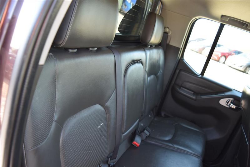 Nissan Navara 3,0 dCi V6 170KW TAŽNÉ 4X4 ALU - fotka 21 z 55
