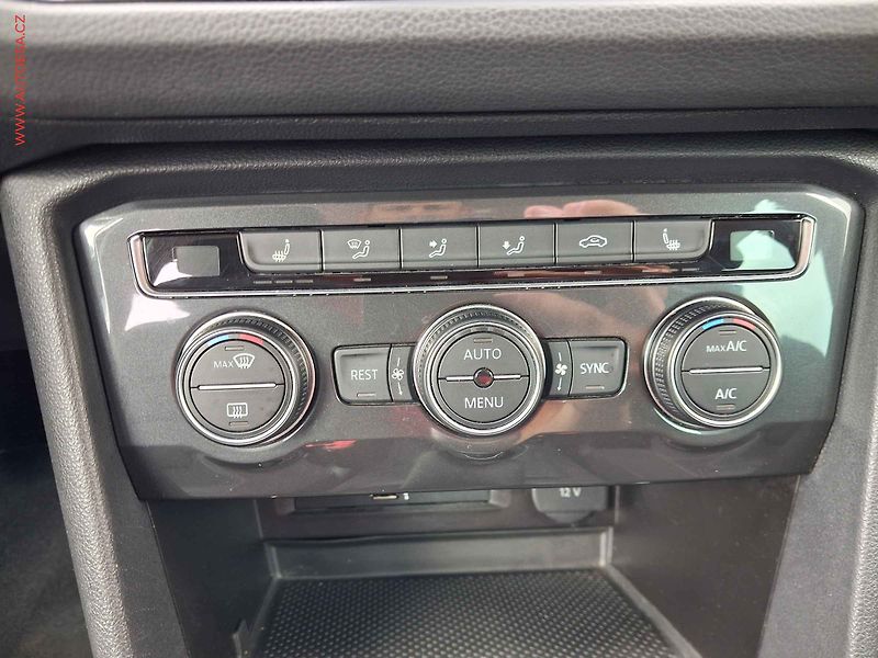 Volkswagen Tiguan (2019) 2.0 TDi, Highline, LED, navi - fotka 14 z 21