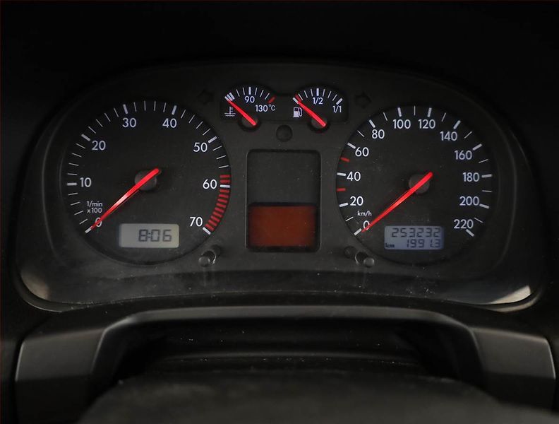 Volkswagen Golf (2000) 1.4 16V, Klima, plně pojízdný - fotka 8 z 11