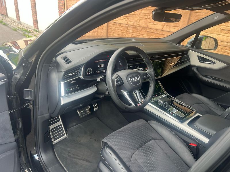 Audi Q7 (2022)  S line 55 TFSI Quattro - fotka 7 z 9