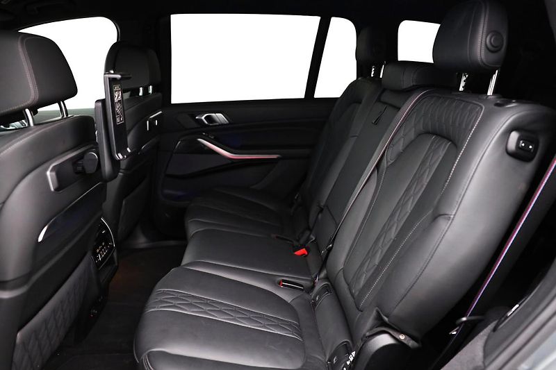 BMW X7 xDrive40d - fotka 14 z 14