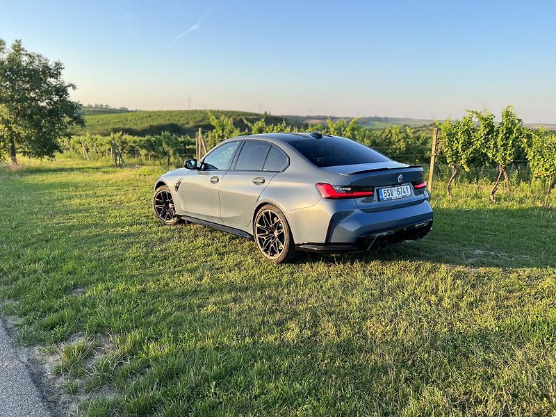 BMW M3 (2022) Comp., XDrive, HUD, Akrapovic - fotka 18 z 32