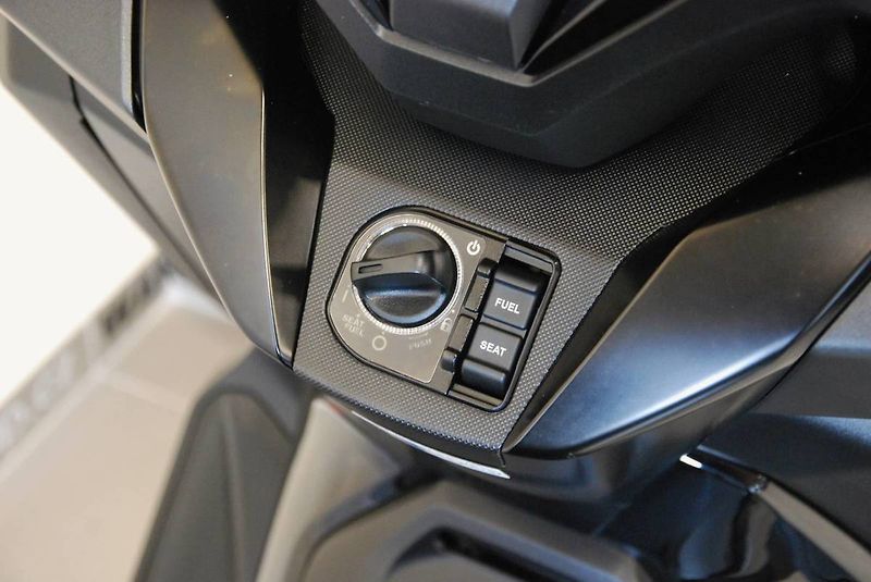 Honda Forza 125 ABS (2023) Forza 125 - 1.maj, serviska, k - fotka 11 z 20