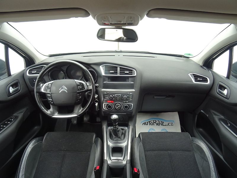 Citroën C4 (2013) 1.6HDi,84kW,S.kn,klima,ALU - fotka 16 z 23