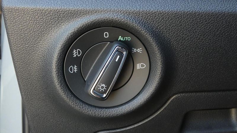 Škoda Scala 1,5TSI DSG Monte Carlo - fotka 10 z 24