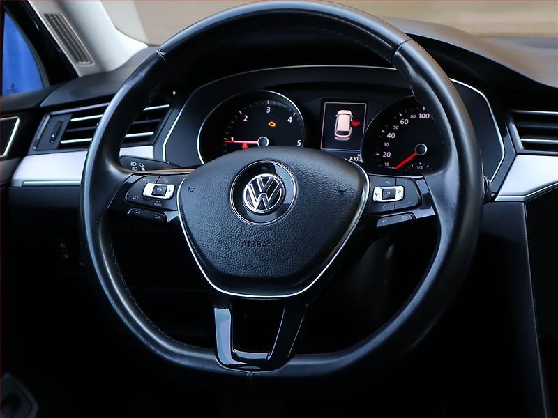 Volkswagen Passat (2018) Highline 2.0 TDI, Kůže, Navi - fotka 14 z 18