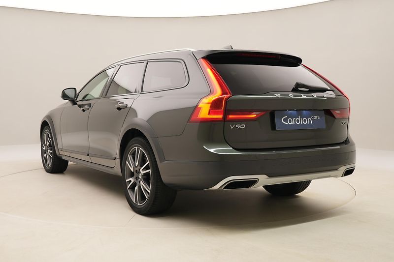 Volvo V90 CC D5 AWD MOMENTUM AUT CZ - fotka 10 z 44