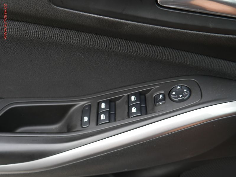 Opel Grandland X (2018) 1.2 T, ČR, AC, tempo, park - fotka 11 z 19