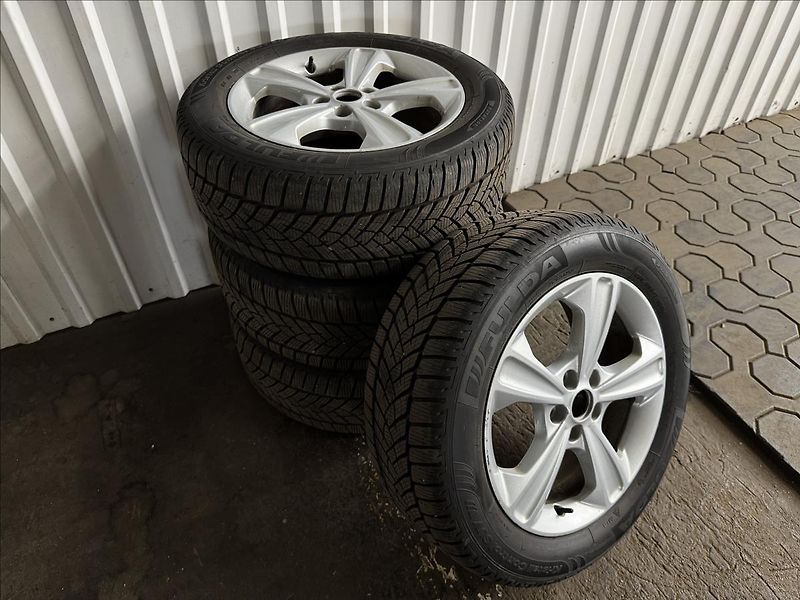 Ford Kuga 1.5EB 129kW AWD VIGNALE 2XALU - fotka 44 z 45