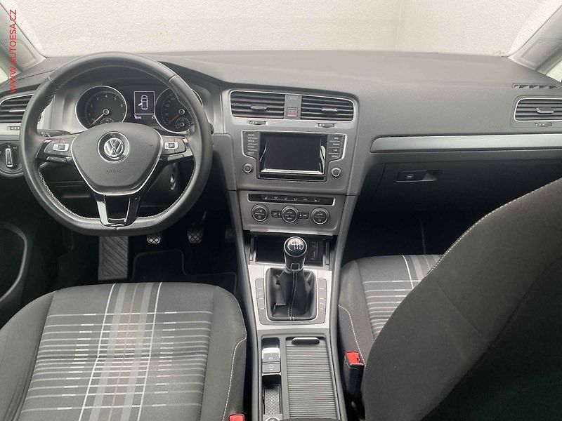 Volkswagen Golf (2015) 1.4 TSi, Lounge, TZ, navi - fotka 8 z 17