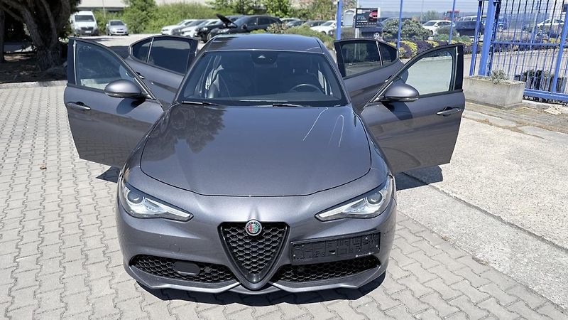 Alfa Romeo Giulia (2023) 2.2D,SPRINT,AT8,ZÁRUKA - fotka 6 z 56