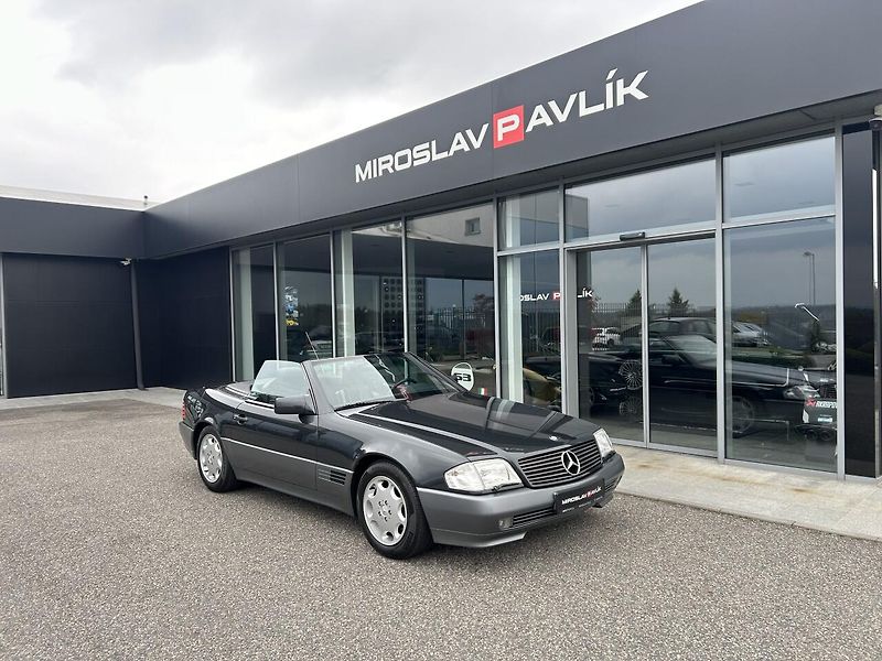 Mercedes-Benz SL 500 - fotka 10 z 30