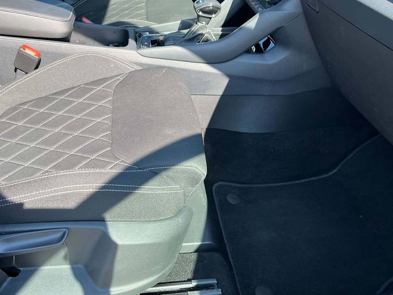 Škoda Karoq (2024) 1.5 TSI Sportline - fotka 11 z 20