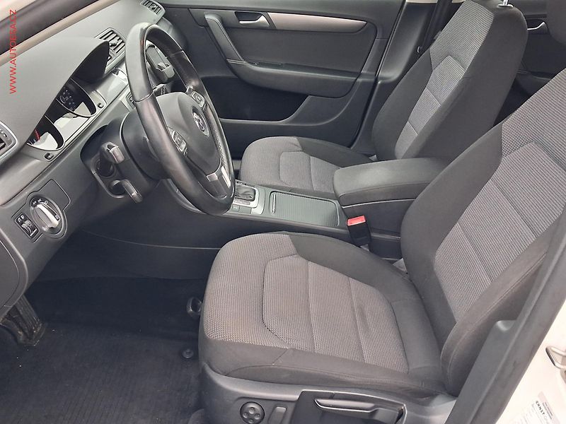 Volkswagen Passat (2012) 2.0TDI, DSG - fotka 9 z 23