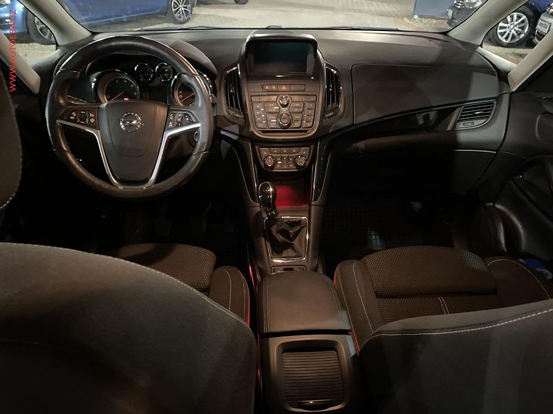 Opel Zafira (2014) 2.0 CDTi, ČR, Bixen, navi - fotka 8 z 18