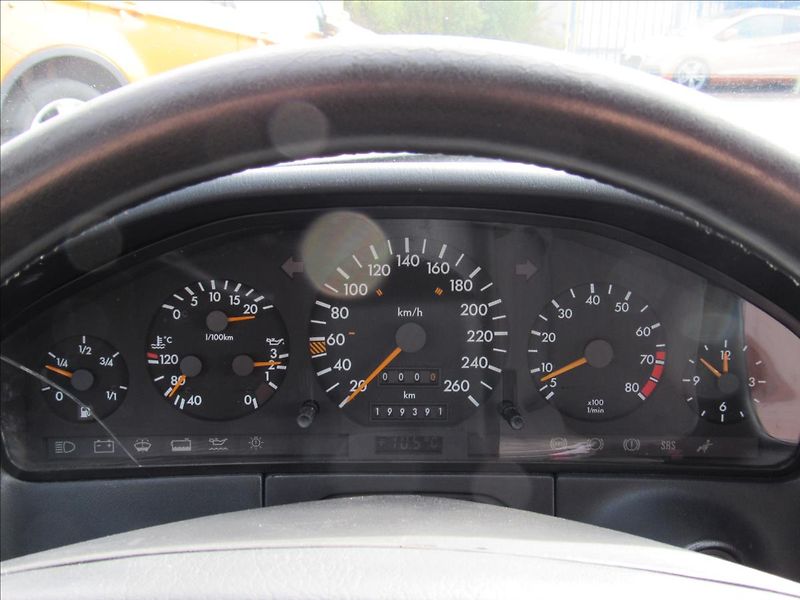 Mercedes-Benz 140 3,2 W140 300 SE 170kW Mamut - fotka 13 z 26